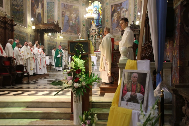Płock. Msza za papieża