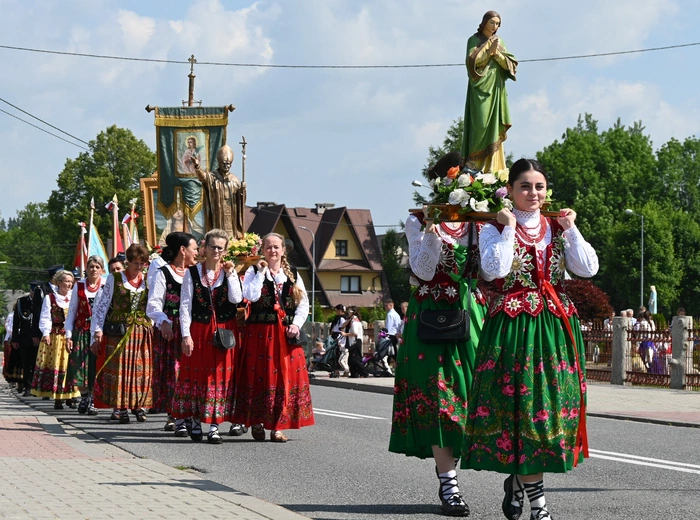 Z Najświętszym Sakramentem od ronda do ronda