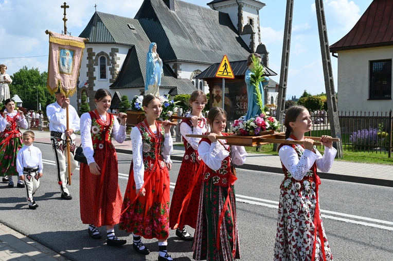 Z Najświętszym Sakramentem od ronda do ronda