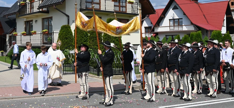 Z Najświętszym Sakramentem od ronda do ronda