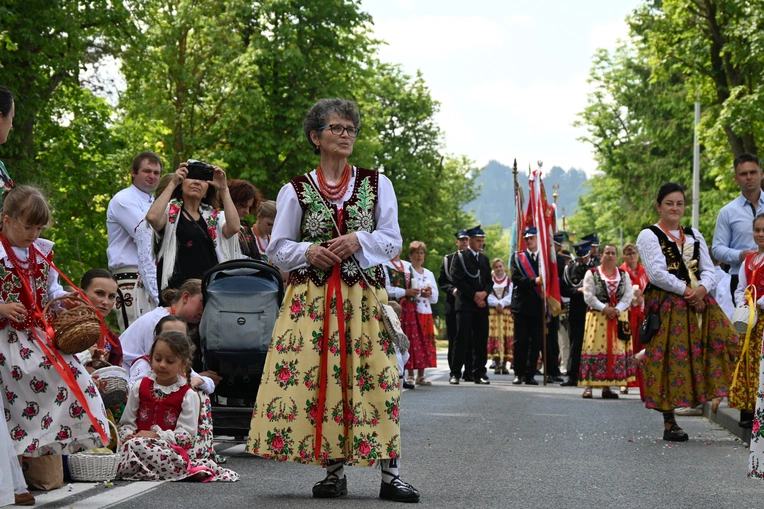 Z Najświętszym Sakramentem od ronda do ronda