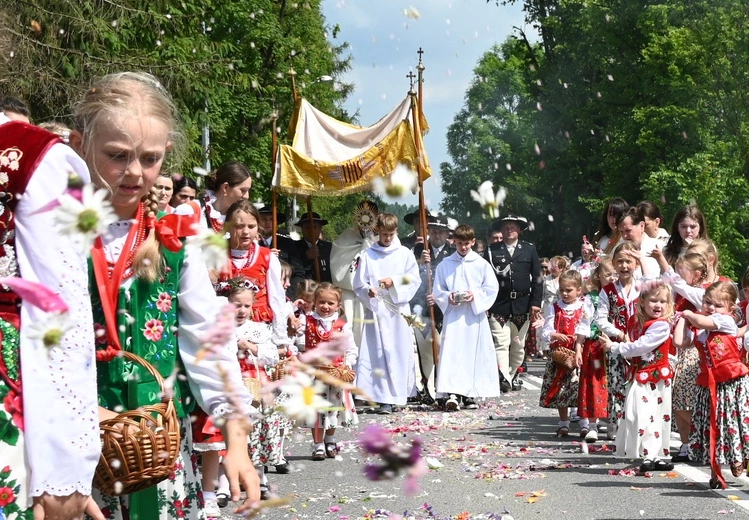 Z Najświętszym Sakramentem od ronda do ronda
