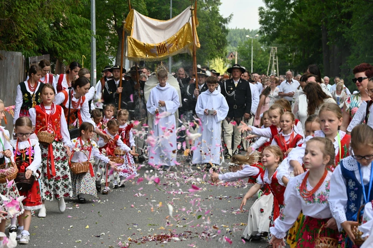 Z Najświętszym Sakramentem od ronda do ronda