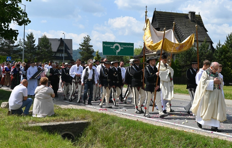 Z Najświętszym Sakramentem od ronda do ronda