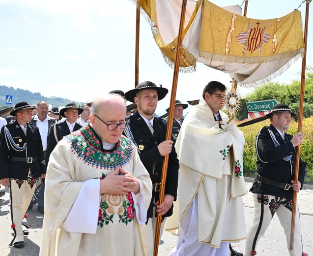 Z Najświętszym Sakramentem od ronda do ronda