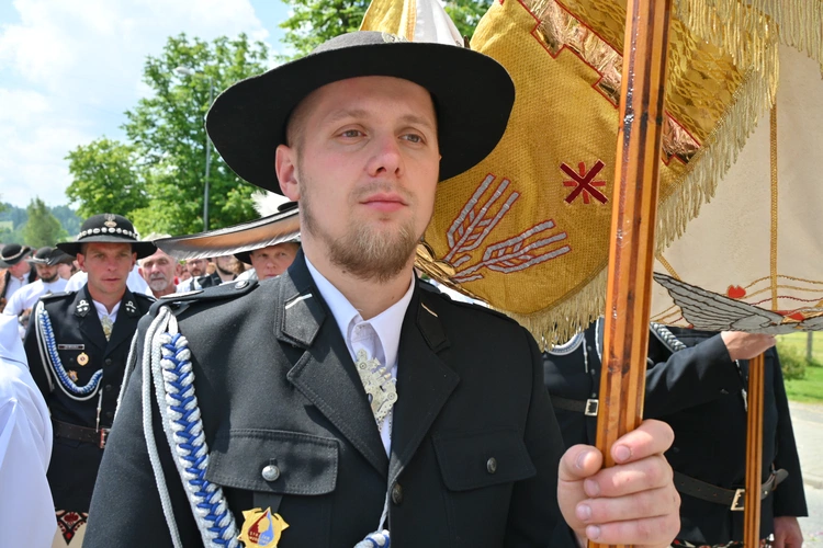 Z Najświętszym Sakramentem od ronda do ronda