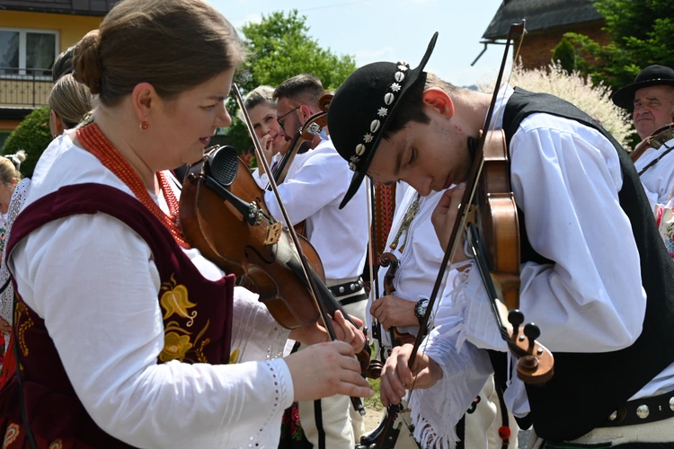 Z Najświętszym Sakramentem od ronda do ronda