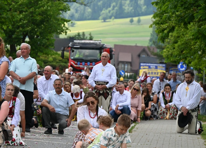Z Najświętszym Sakramentem od ronda do ronda
