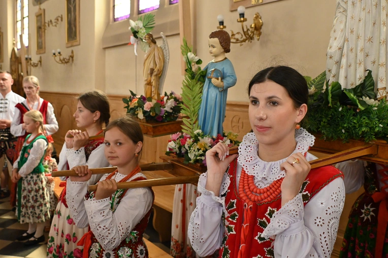 Z Najświętszym Sakramentem od ronda do ronda