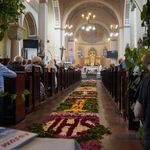 Kwiatowe dywany dla Jezusa - archidiecezja wrocławska