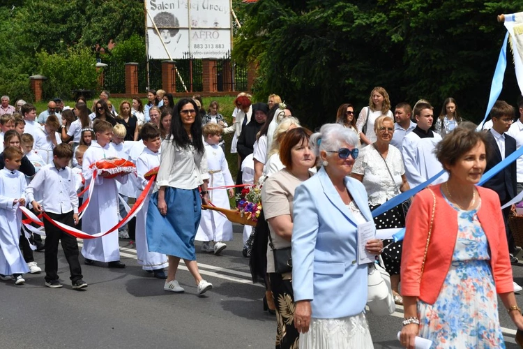 Procesja Bożego Ciała na ulicach Świebodzina