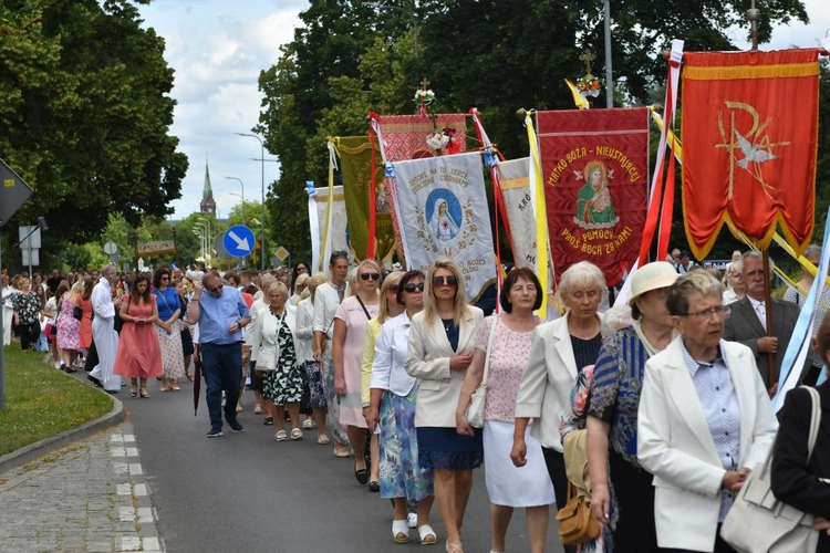 Procesja Bożego Ciała na ulicach Świebodzina