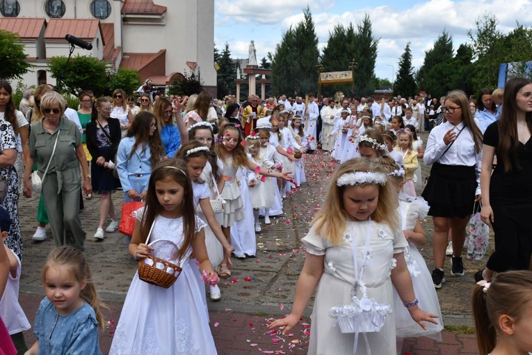 Procesja Bożego Ciała na ulicach Świebodzina