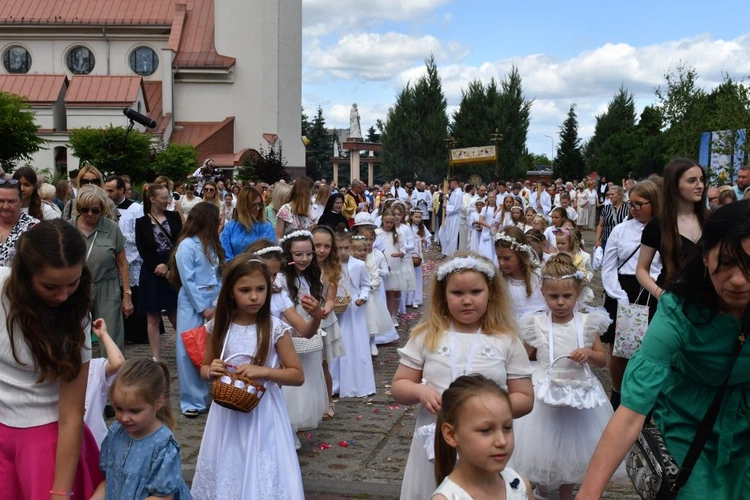 Procesja Bożego Ciała na ulicach Świebodzina
