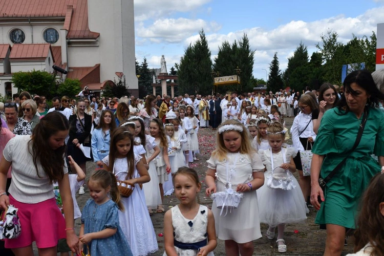 Procesja Bożego Ciała na ulicach Świebodzina