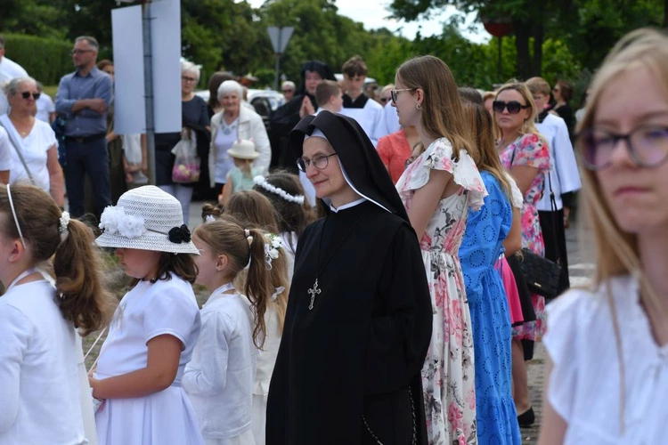 Procesja Bożego Ciała na ulicach Świebodzina