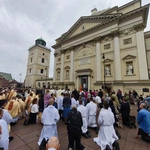 Boże Ciało. Procesja do czterech ołtarzy
