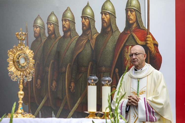 Boże Ciało. Ołtarz na placu Piłsudskiego