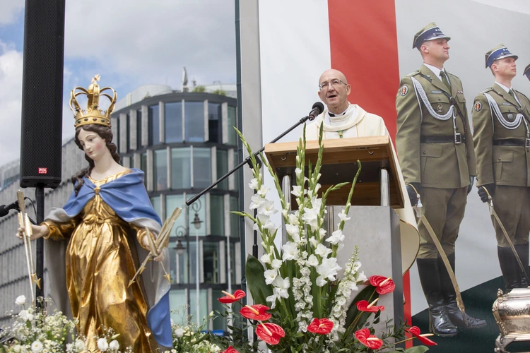 Boże Ciało. Ołtarz na placu Piłsudskiego