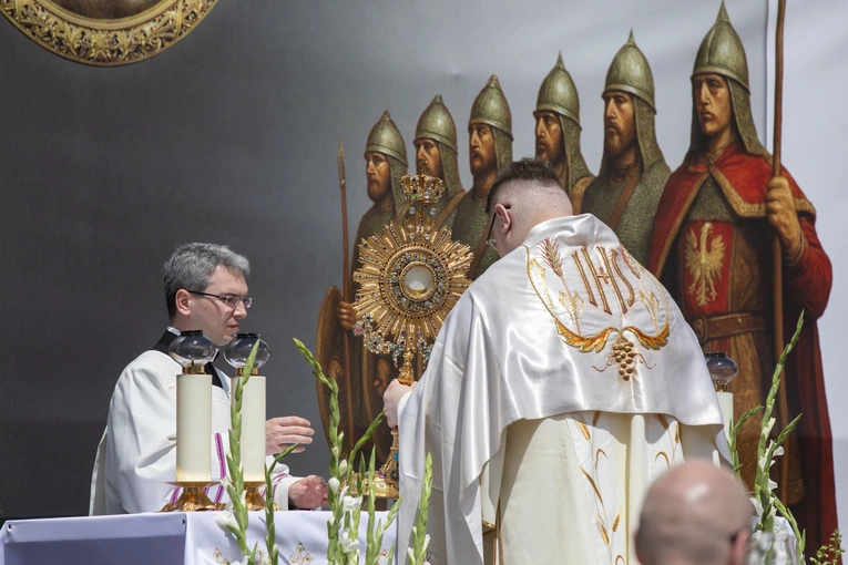 Boże Ciało. Ołtarz na placu Piłsudskiego