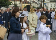 Abp Galbas w Boże Ciało: Żyjmy według Eucharystii