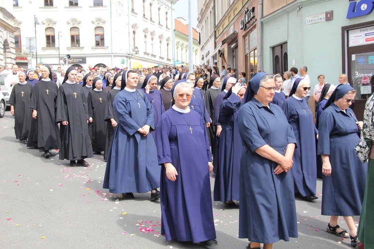 Boże Ciało w tarnowskiej katedrze - procesja