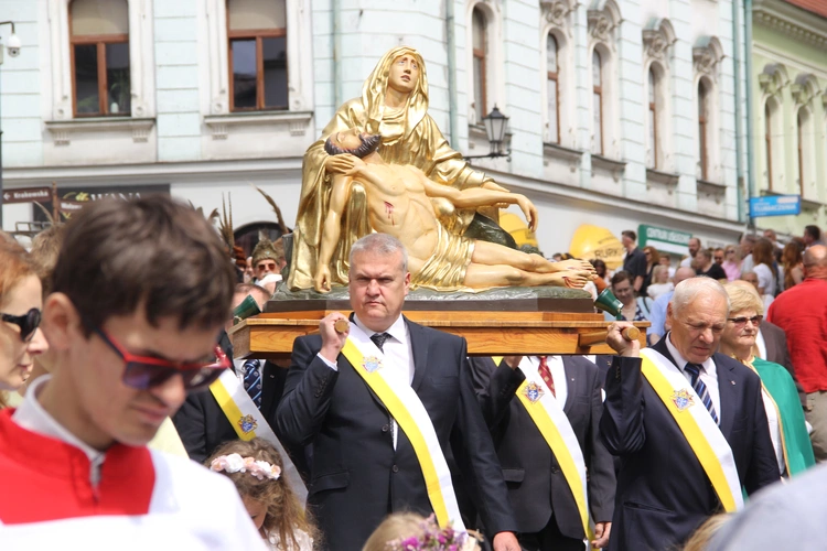 Boże Ciało w tarnowskiej katedrze - procesja