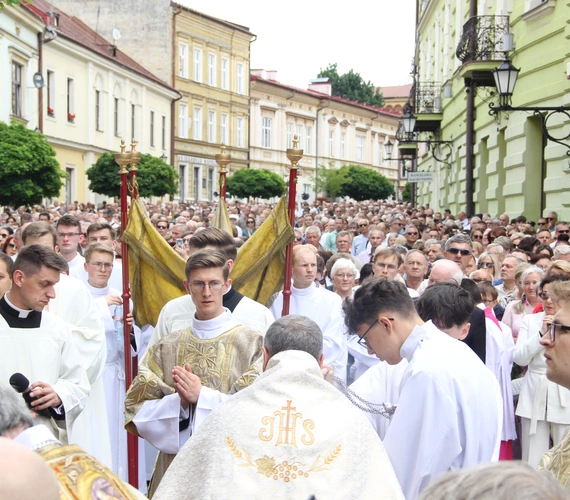 Boże Ciało w tarnowskiej katedrze - procesja