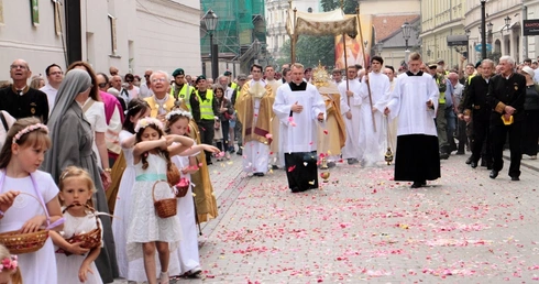 Abp Jędraszewski: Nowy porządek w Polsce i Europie można zbudować tylko na fundamencie Eucharystii
