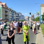 Procesja w centrum Legnicy