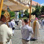 Procesja w centrum Legnicy