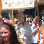 Procesja w centrum Legnicy