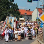 Procesja w centrum Legnicy