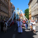 Procesja w centrum Legnicy