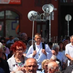 Procesja w centrum Legnicy