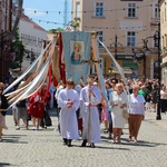 Procesja w centrum Legnicy