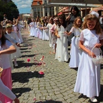 Procesja w centrum Legnicy