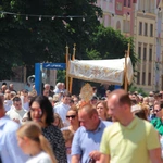 Procesja w centrum Legnicy