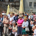 Procesja w centrum Legnicy