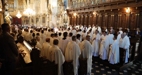 Nowi diakoni i prezbiterzy dla Kościoła sandomierskiego