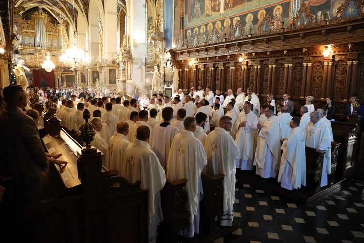 Nowi diakoni i prezbiterzy dla Kościoła sandomierskiego