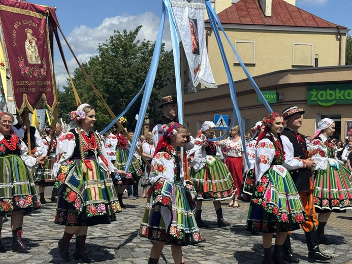 Z nuncjuszem za Jezusem Eucharystycznym
