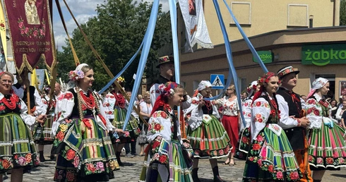 Z nuncjuszem za Jezusem Eucharystycznym