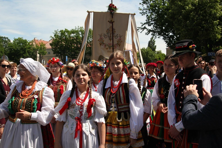 Boże Ciało w Łowiczu - procesja
