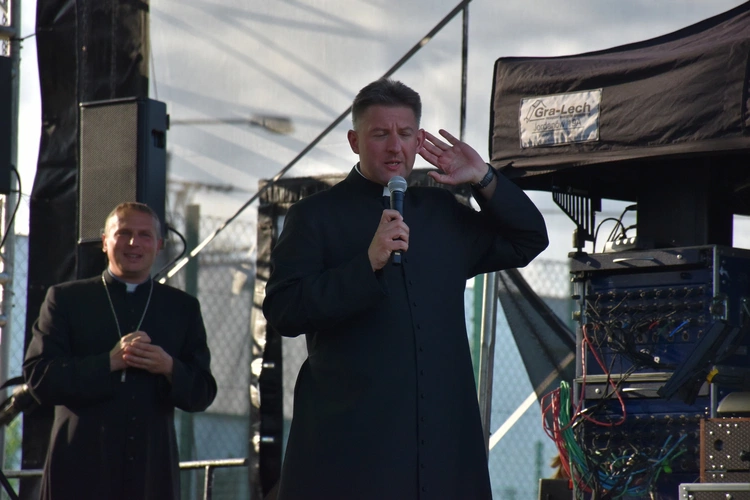Bogu Chwała w Rumi