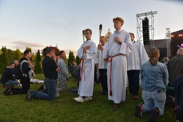 Uwielbienie w Zakliczynie