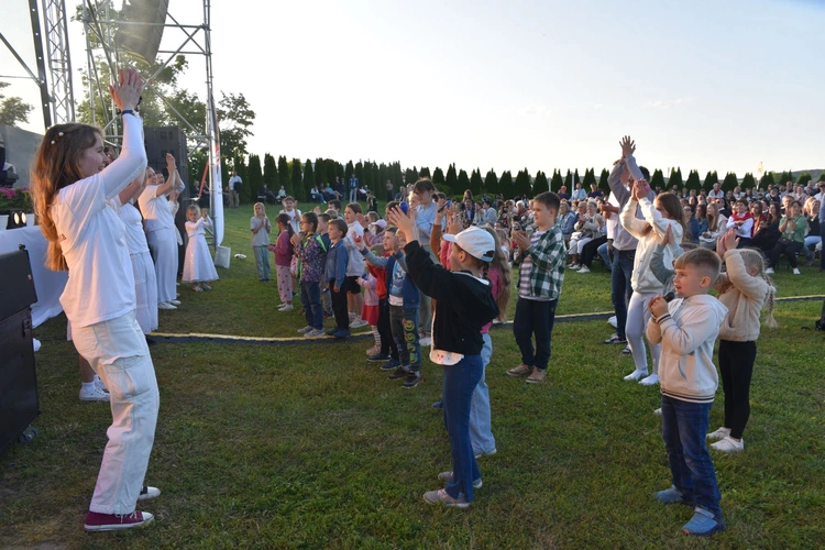 Uwielbienie w Zakliczynie