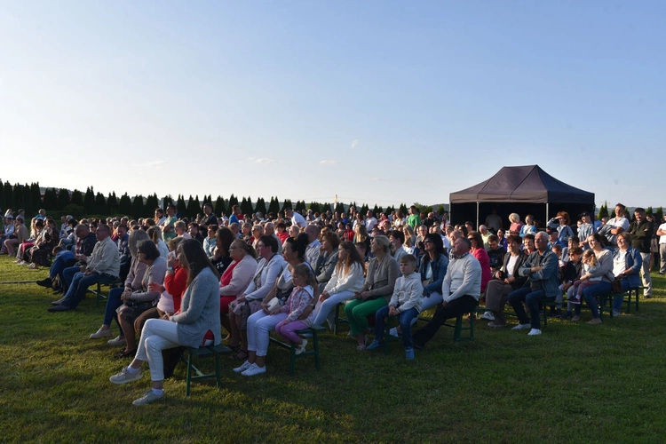 Uwielbienie w Zakliczynie