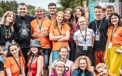 Wieczory uwielbienia z Przystankiem Jezus