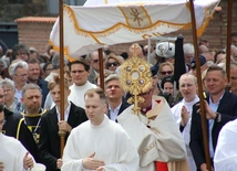 Płock. Uliczna katecheza z żywym Jezusem